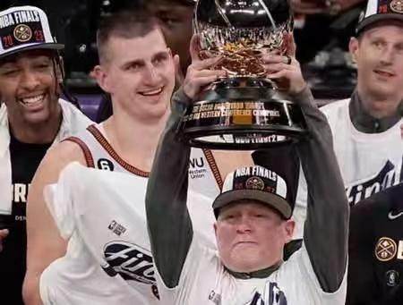 开云体育官方app-打服詹姆斯！掘金无懈可击进决赛 总冠军在招手？